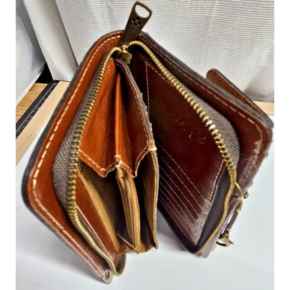 Patricia‎ Nash leather beige Alberese organizer wallet